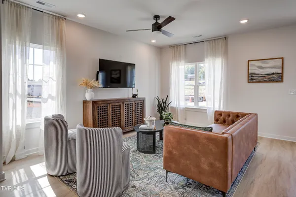 $282,500 | 4201 Gambrel Oaks Street, Blountville, TN 37617