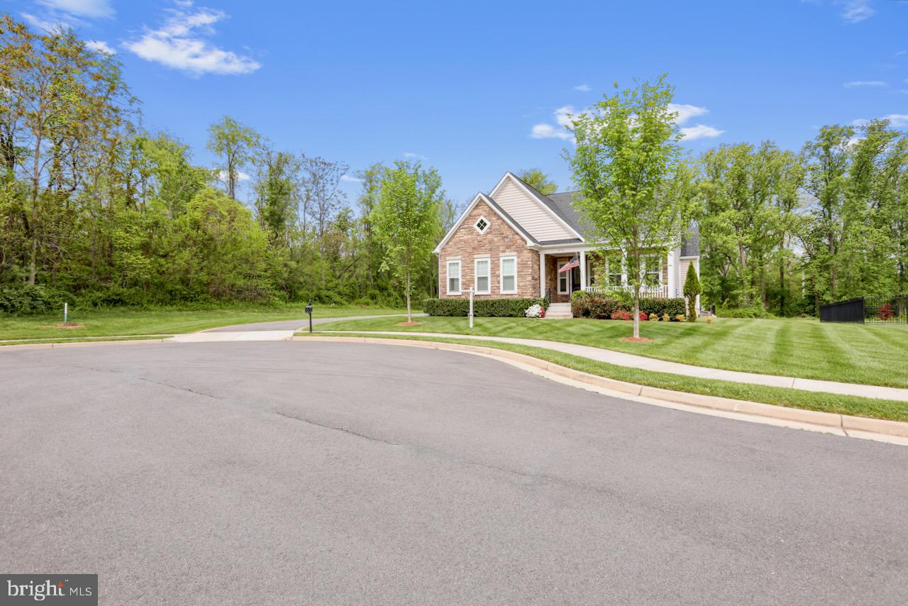 40706 Telluride Court Aldie, VA 20105 - Photo 2 of 70 Secluded end of Cul-de-sac Location