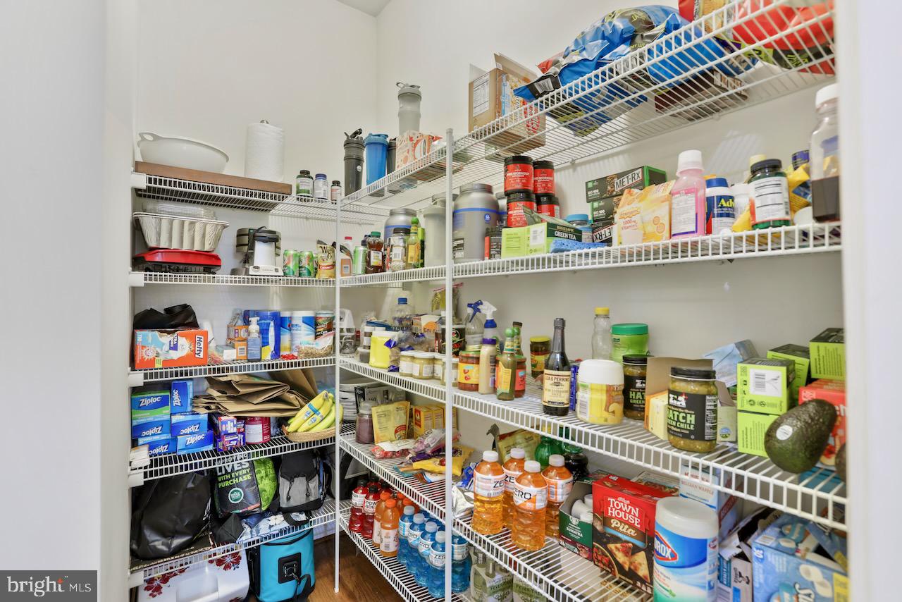 40706 Telluride Court Aldie, VA 20105 - Photo 37 of 70 HUGE Walkin Pantry