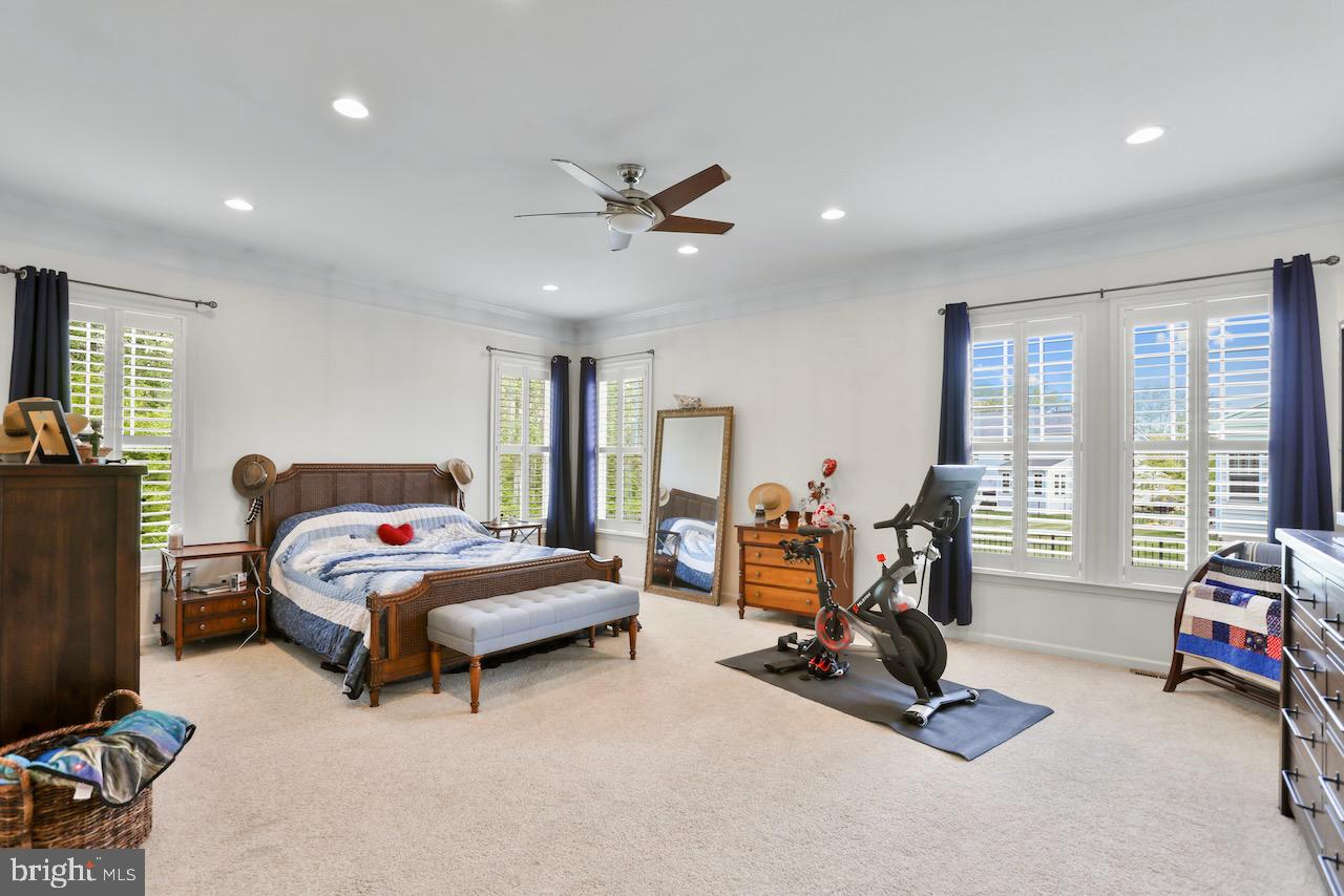 40706 Telluride Court Aldie, VA 20105 - Photo 45 of 70 Light Filled Bedroom, Upgraded Carpet & Padding