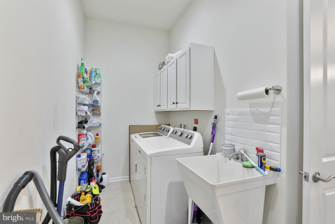 40706 Telluride Court Aldie, VA 20105 - Photo 70 of 70 Main Level Laundry Room
