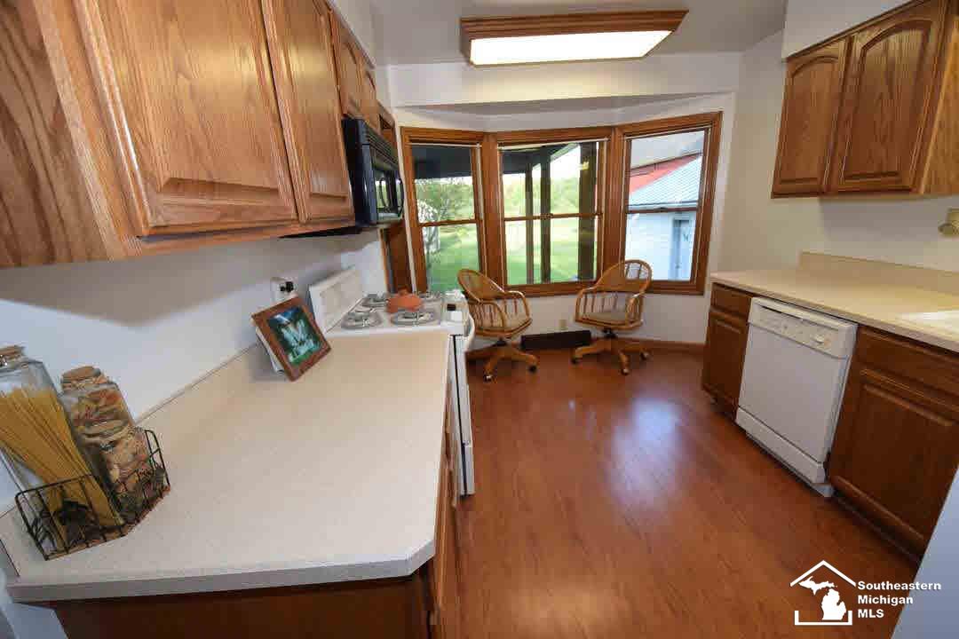 2189 Wells Road Dundee, MI 48131 - Photo 30 of 40 21150358-29.JPG