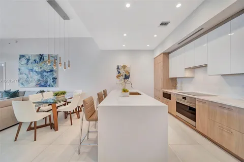 $2,000,000 | 153 North Seabreeze Boulevard, Unit 403, Fort Lauderdale, FL 33304