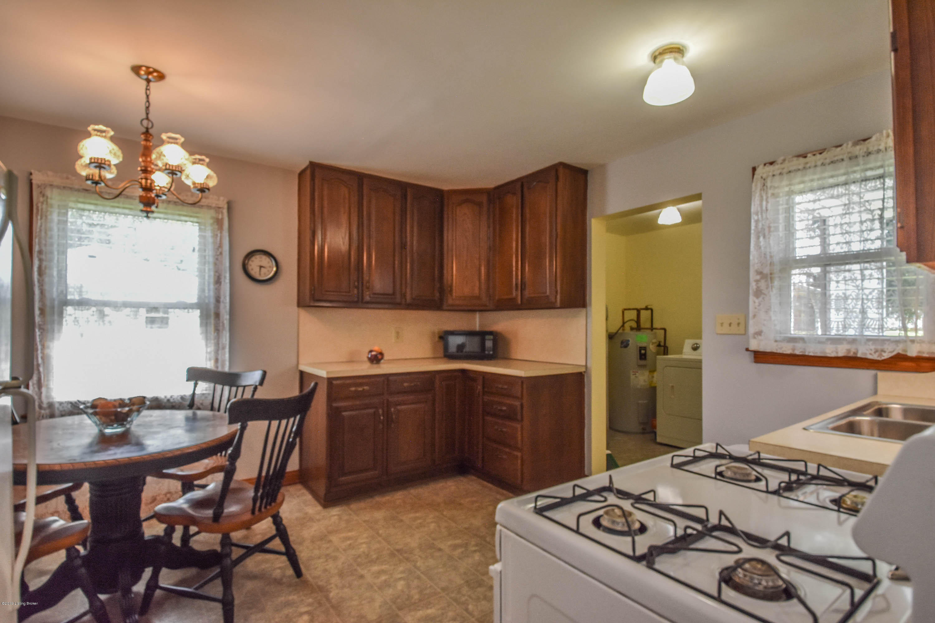 3010 Gudgel Road Louisville, KY 40211 - Photo 11 of 29 DSC_0581