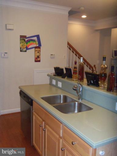 641 Cedar Spring Street Gaithersburg, MD 20877 - Photo 14 of 29 Kitchen