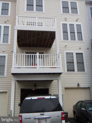 641 Cedar Spring Street Gaithersburg, MD 20877 - Photo 22 of 29 Exterior (Rear)