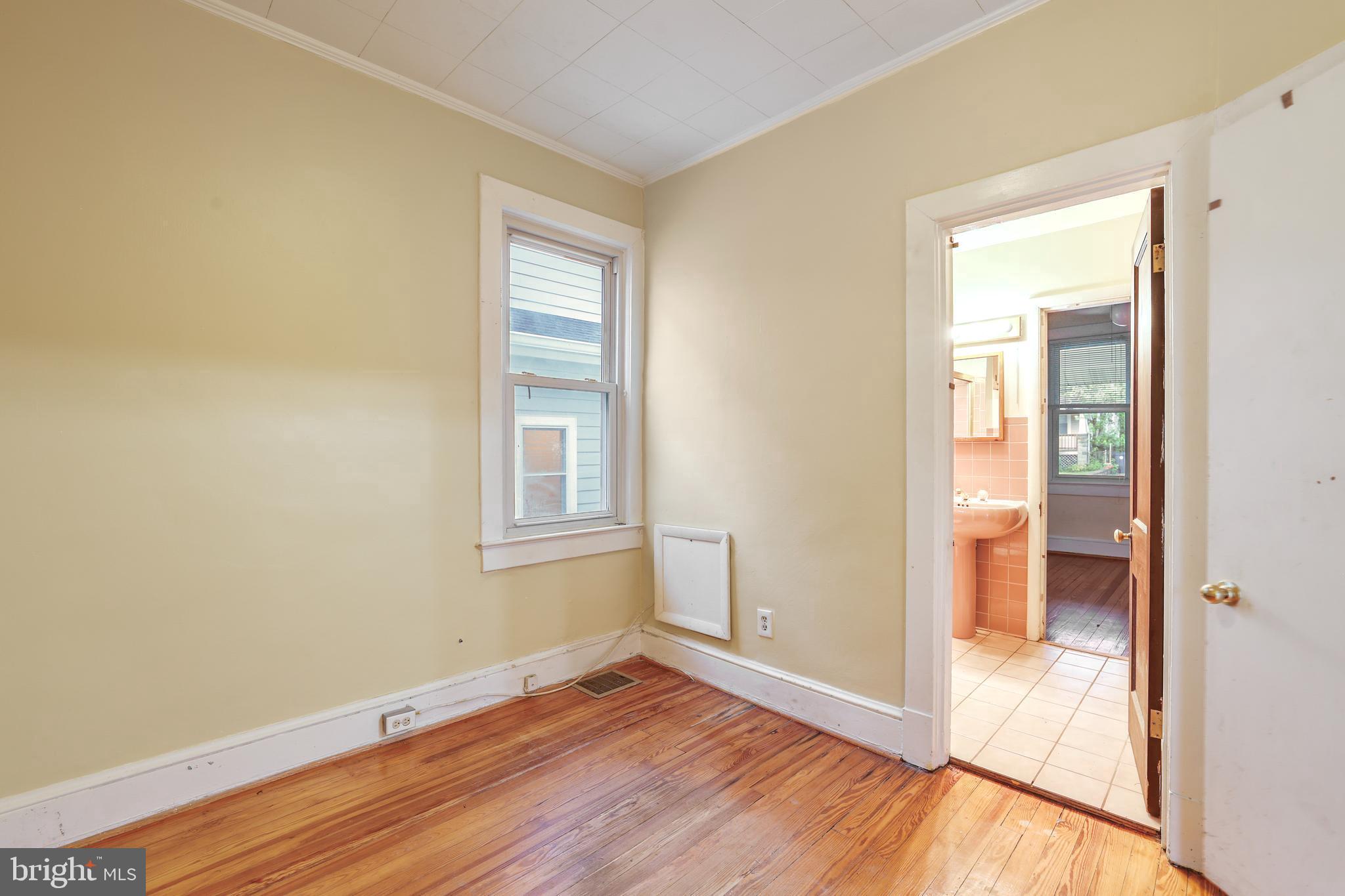 4212 Kennedy Street Hyattsville, MD 20781 - Photo 3 of 38