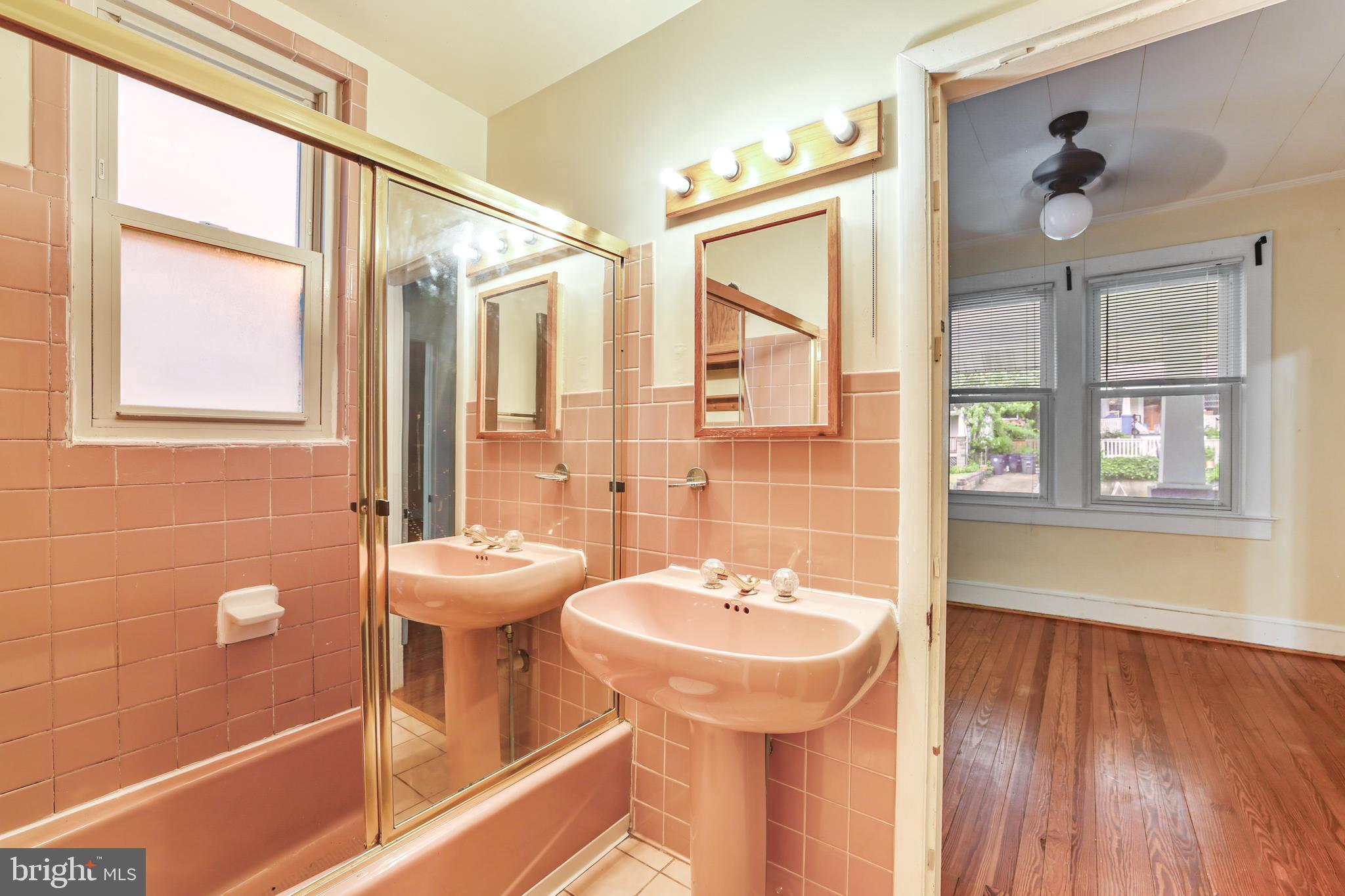 4212 Kennedy Street Hyattsville, MD 20781 - Photo 5 of 38