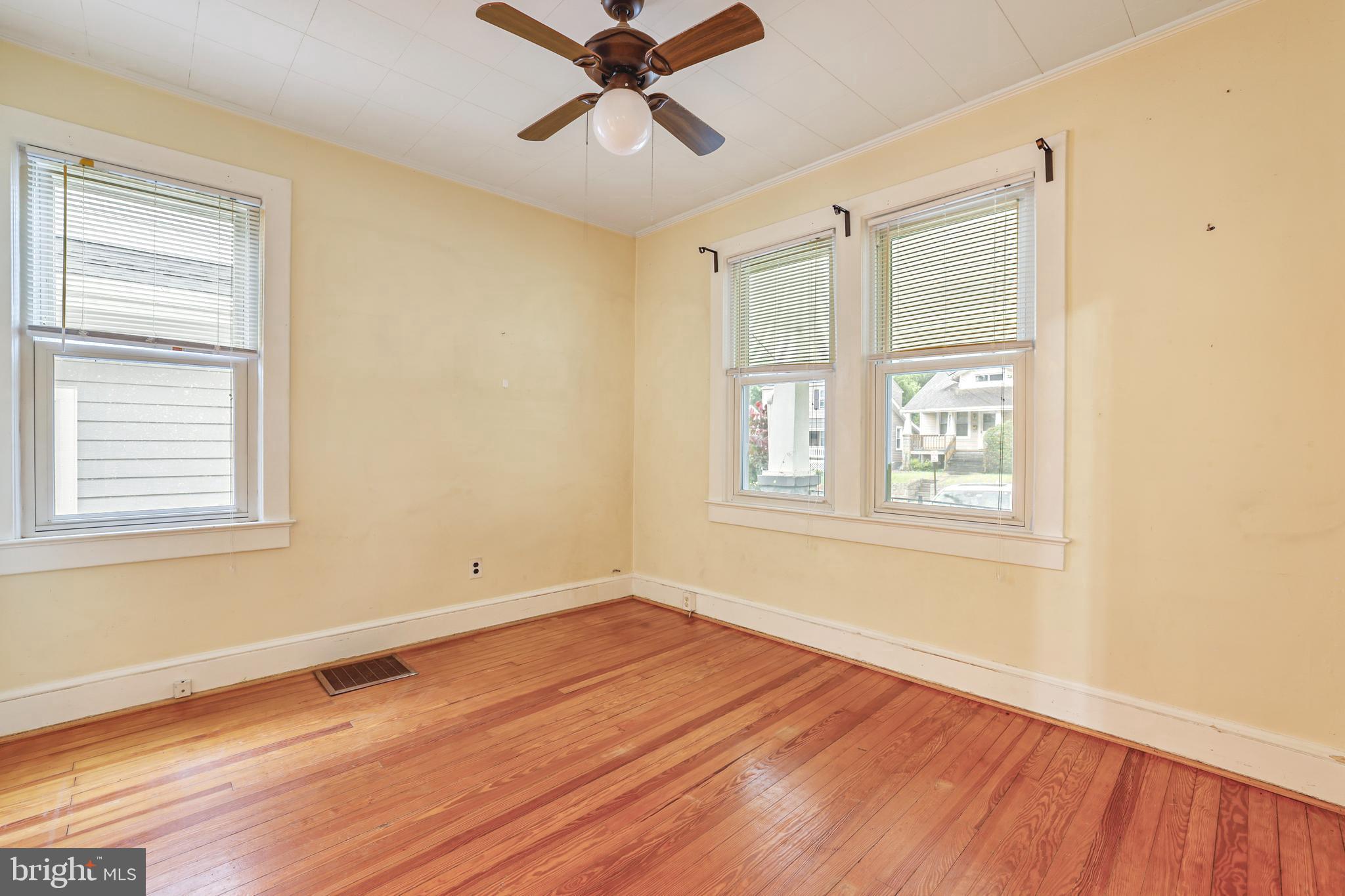 4212 Kennedy Street Hyattsville, MD 20781 - Photo 6 of 38