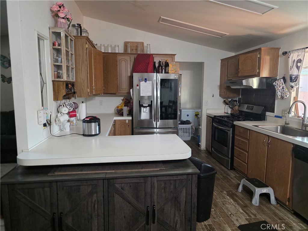 12044 Royal Road, Unit SPC 128 El Cajon, CA 92021 - Photo 6 of 12 a view of kitchen appliances and window