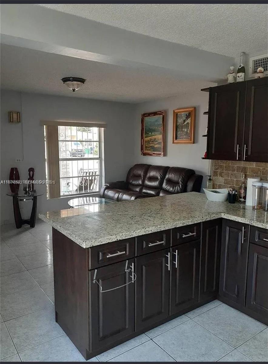 9360 Southwest 37th Street Miami, FL 33165 - Photo 3 of 17