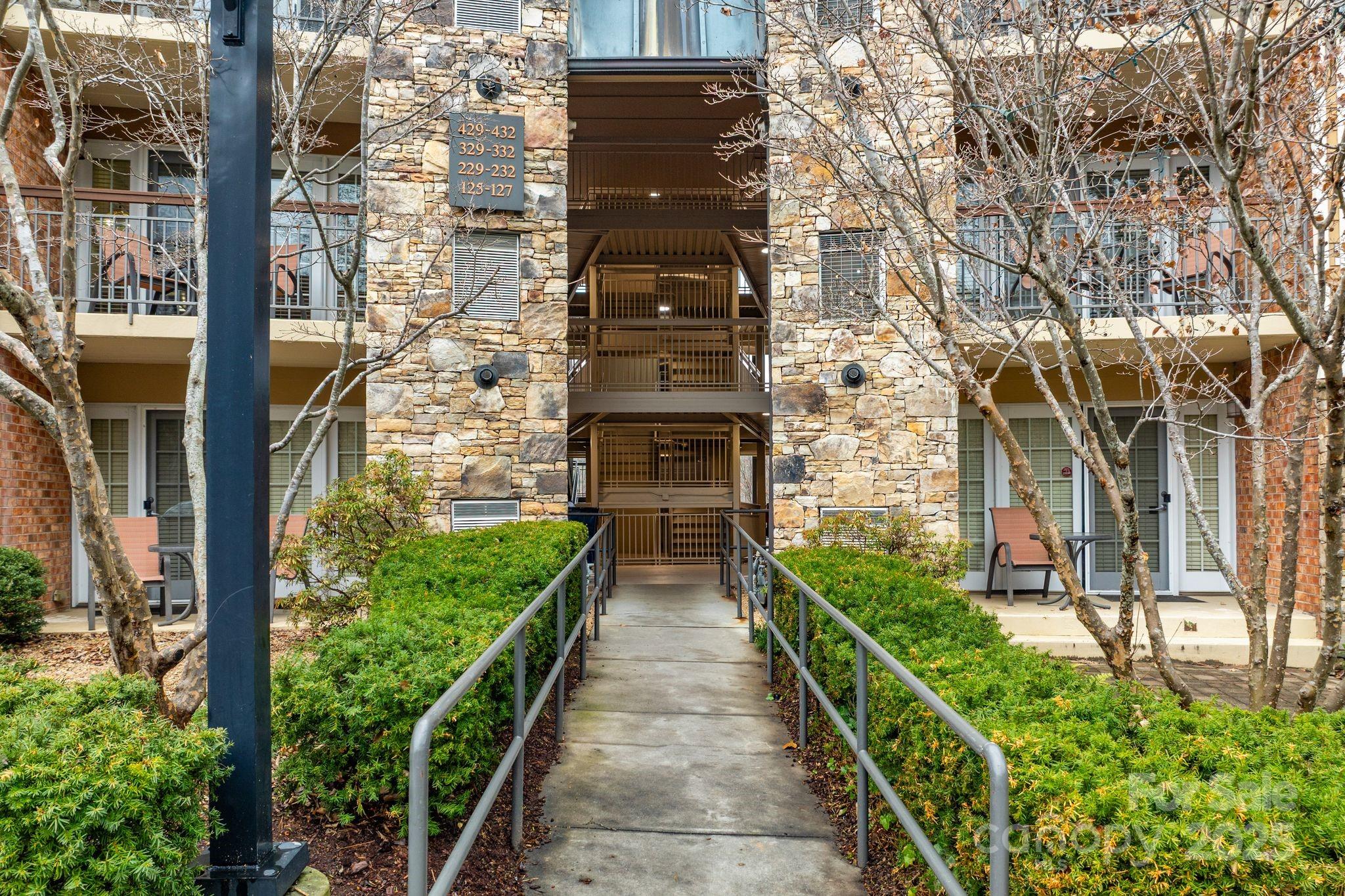 430 Bowling Park Road Asheville, NC 28803 - Photo 3 of 22 not sure