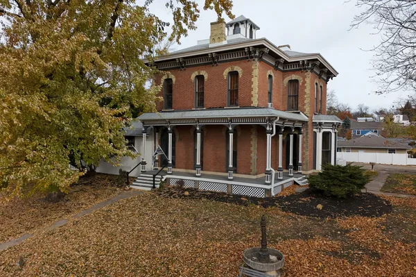 $440,000 | 402 West Lincoln Way, Morrison, IL 61270