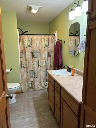 $249,900 | 17106 Newmansville Avenue, Petersburg, IL 62675