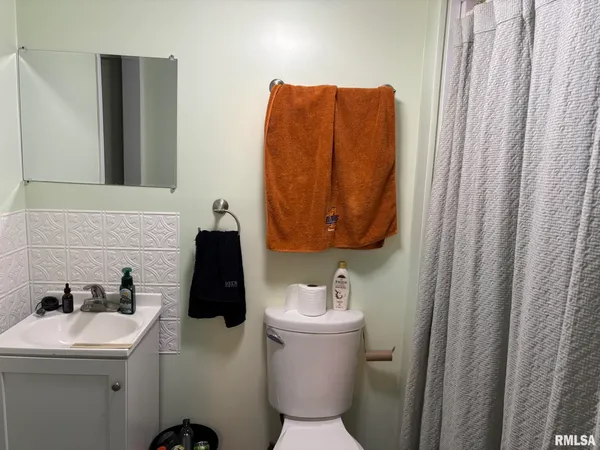 $249,900 | 17106 Newmansville Avenue, Petersburg, IL 62675