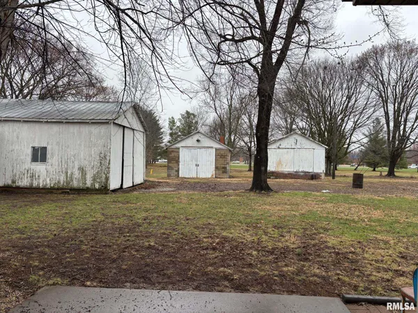 $249,900 | 17106 Newmansville Avenue, Petersburg, IL 62675