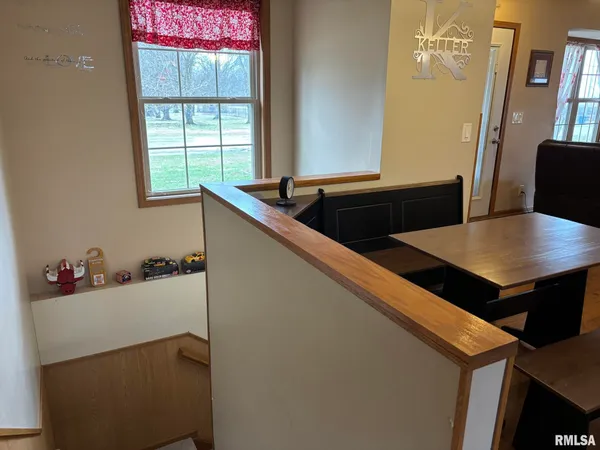 $249,900 | 17106 Newmansville Avenue, Petersburg, IL 62675
