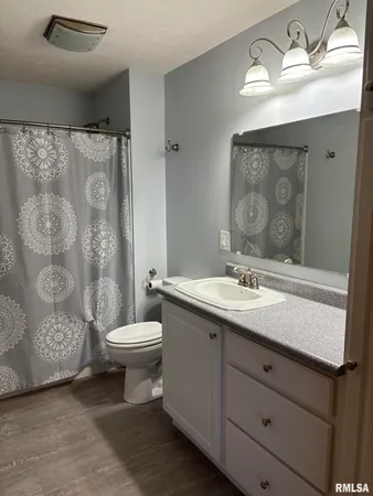 $249,900 | 17106 Newmansville Avenue, Petersburg, IL 62675