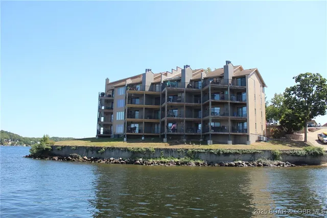 $234,900 | 24 Sunrise Ridge Drive, Unit 213, Sunrise Beach, MO 65079