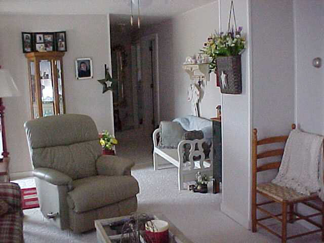 855 South 6th Street Road Vincennes, IN 47591 - Photo 5 of 7 Gallery Image 5