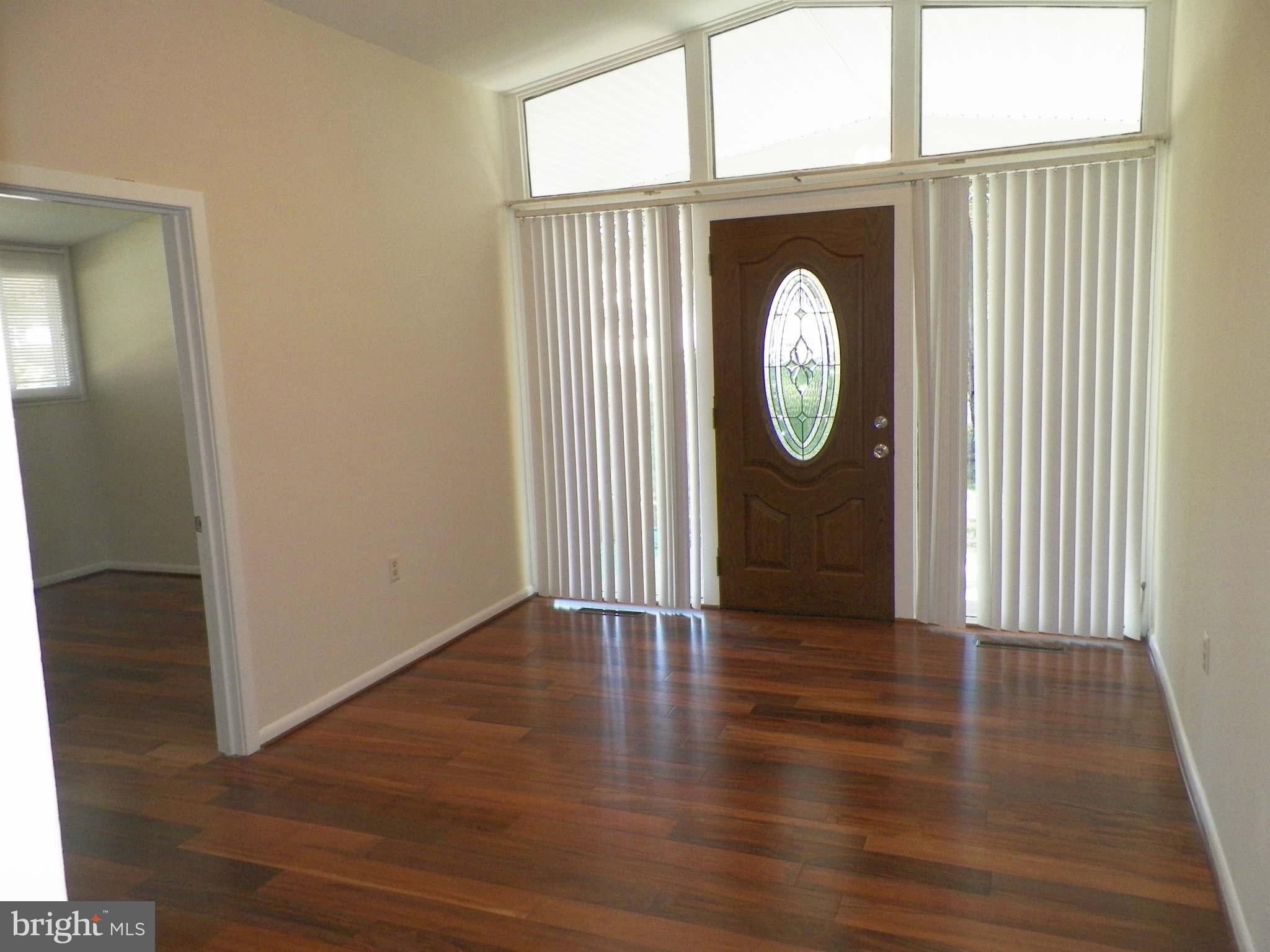 7111 Minna Road Baltimore, MD 21207 - Photo 9 of 19 Family Room