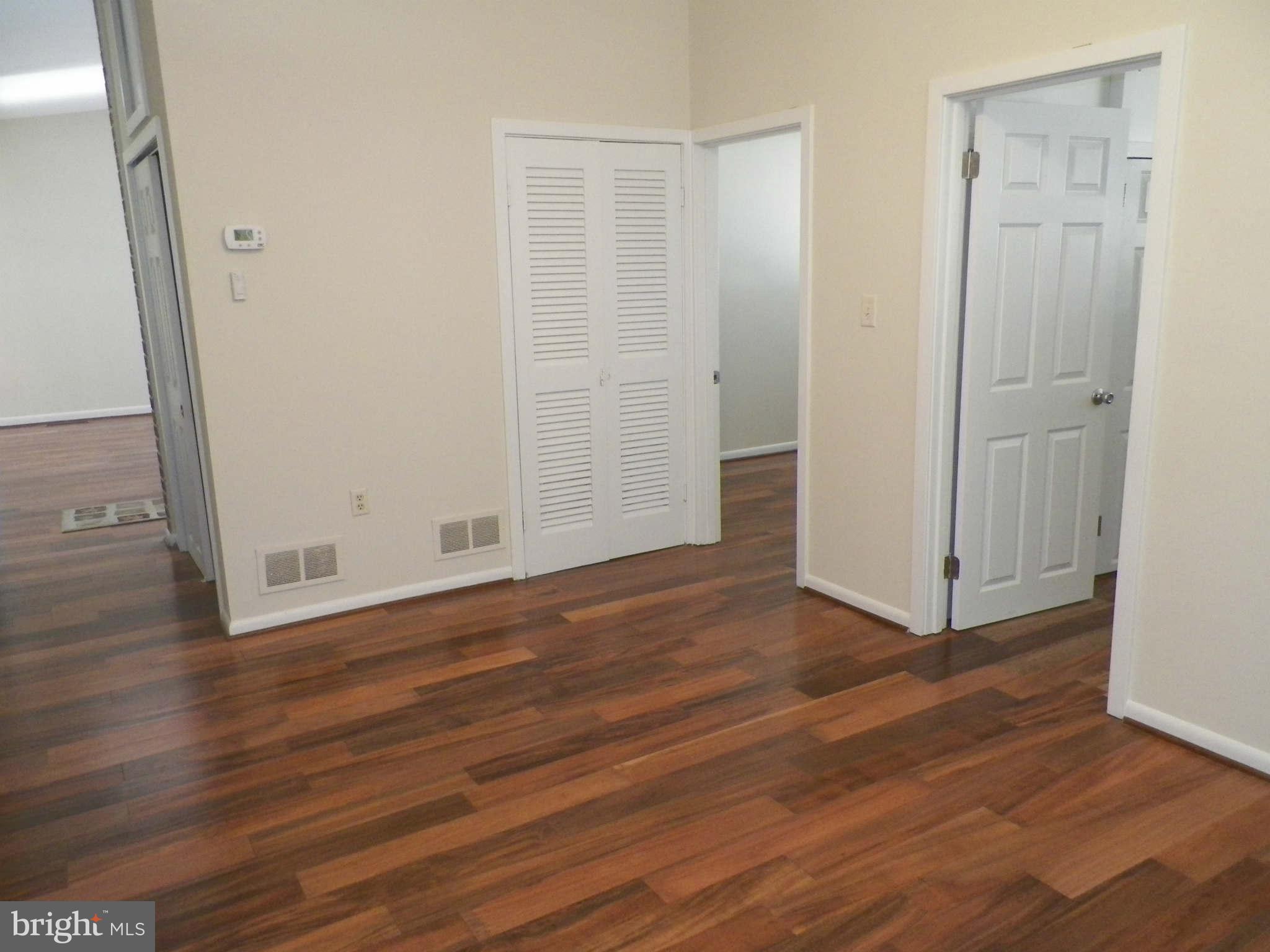 7111 Minna Road Baltimore, MD 21207 - Photo 10 of 19 Family Room