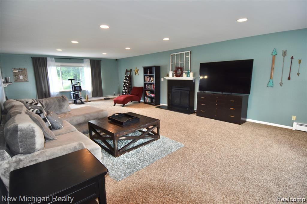 16202 Whitaker Road Linden, MI 48451 - Photo 4 of 30 Gallery Image 4