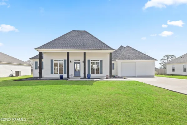 $285,000 | 110 Louis Private Lane, Maurice, LA 70555