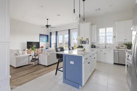 $285,000 | 110 Louis Private Lane, Maurice, LA 70555