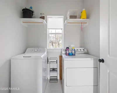 $285,000 | 110 Louis Private Lane, Maurice, LA 70555