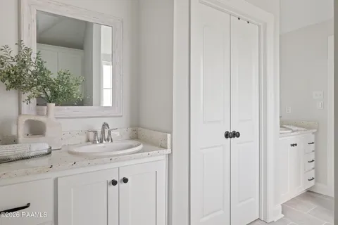 $285,000 | 110 Louis Private Lane, Maurice, LA 70555