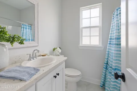 $285,000 | 110 Louis Private Lane, Maurice, LA 70555