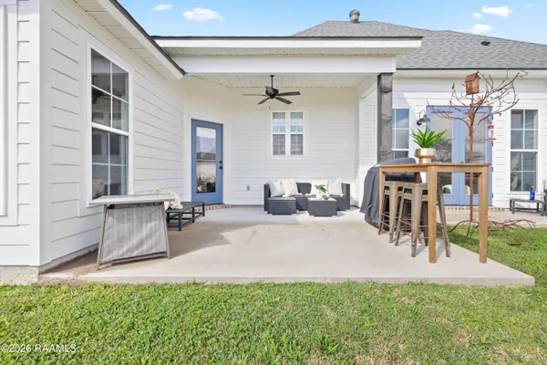 $285,000 | 110 Louis Private Lane, Maurice, LA 70555