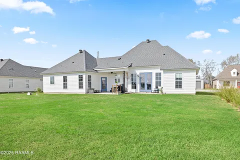 $285,000 | 110 Louis Private Lane, Maurice, LA 70555