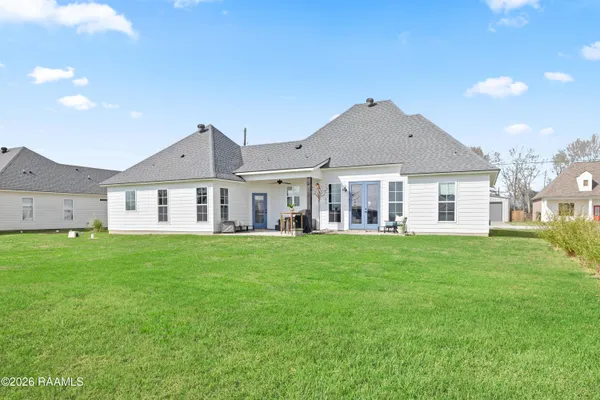 $285,000 | 110 Louis Private Lane, Maurice, LA 70555