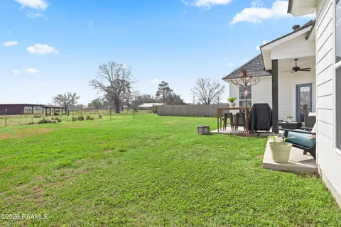 $285,000 | 110 Louis Private Lane, Maurice, LA 70555