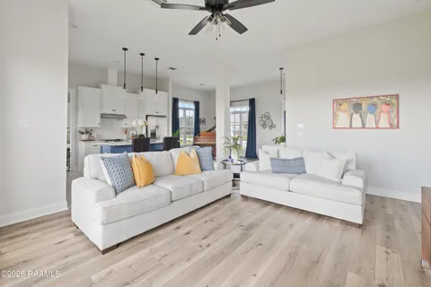 $285,000 | 110 Louis Private Lane, Maurice, LA 70555