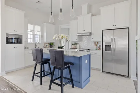 $285,000 | 110 Louis Private Lane, Maurice, LA 70555