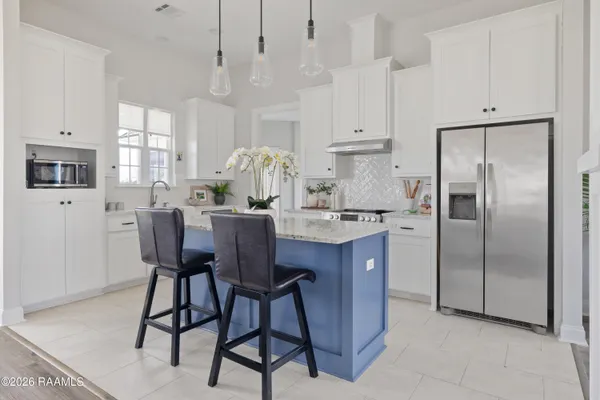 $285,000 | 110 Louis Private Lane, Maurice, LA 70555