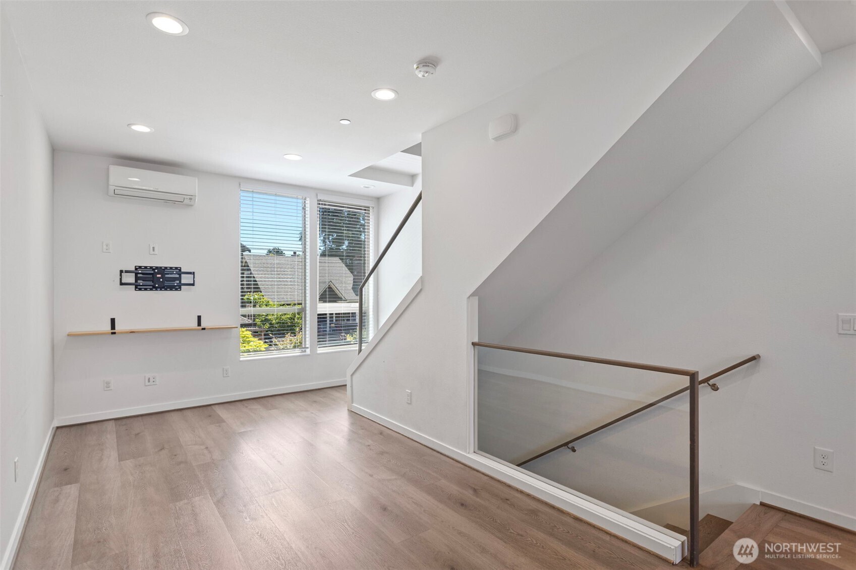 604 Northwest 77th Street, Unit D Seattle, WA 98117 - Photo 18 of 30