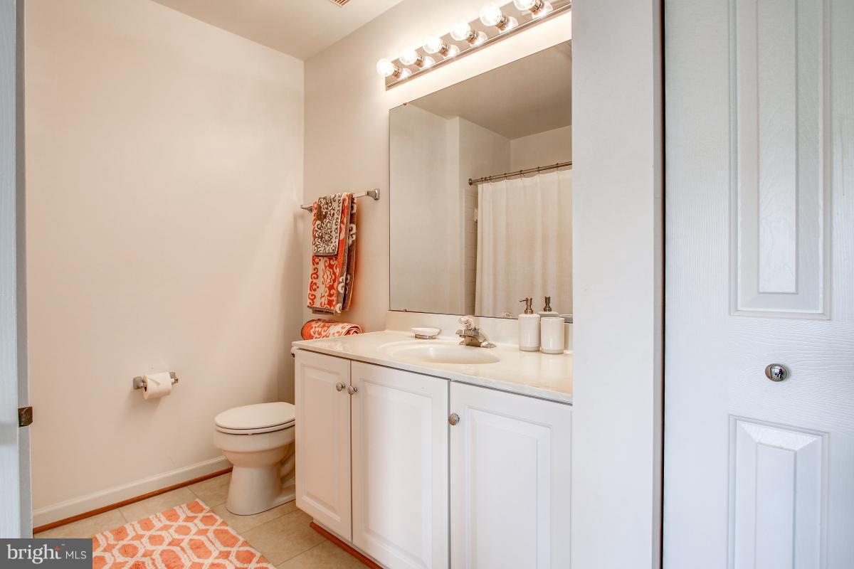 4640 Ripley Manor Terrace Olney, MD 20832 - Photo 24 of 30 Upper Level Shared Bath