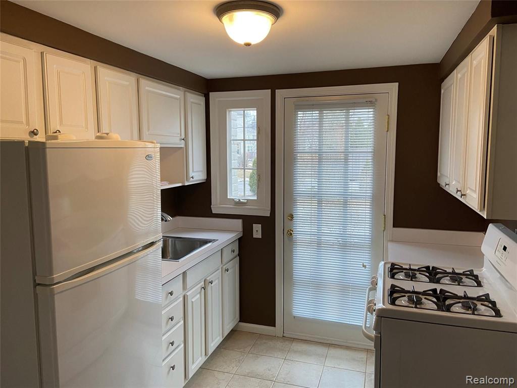 1711 Graefield Road Birmingham, MI 48009 - Photo 9 of 22