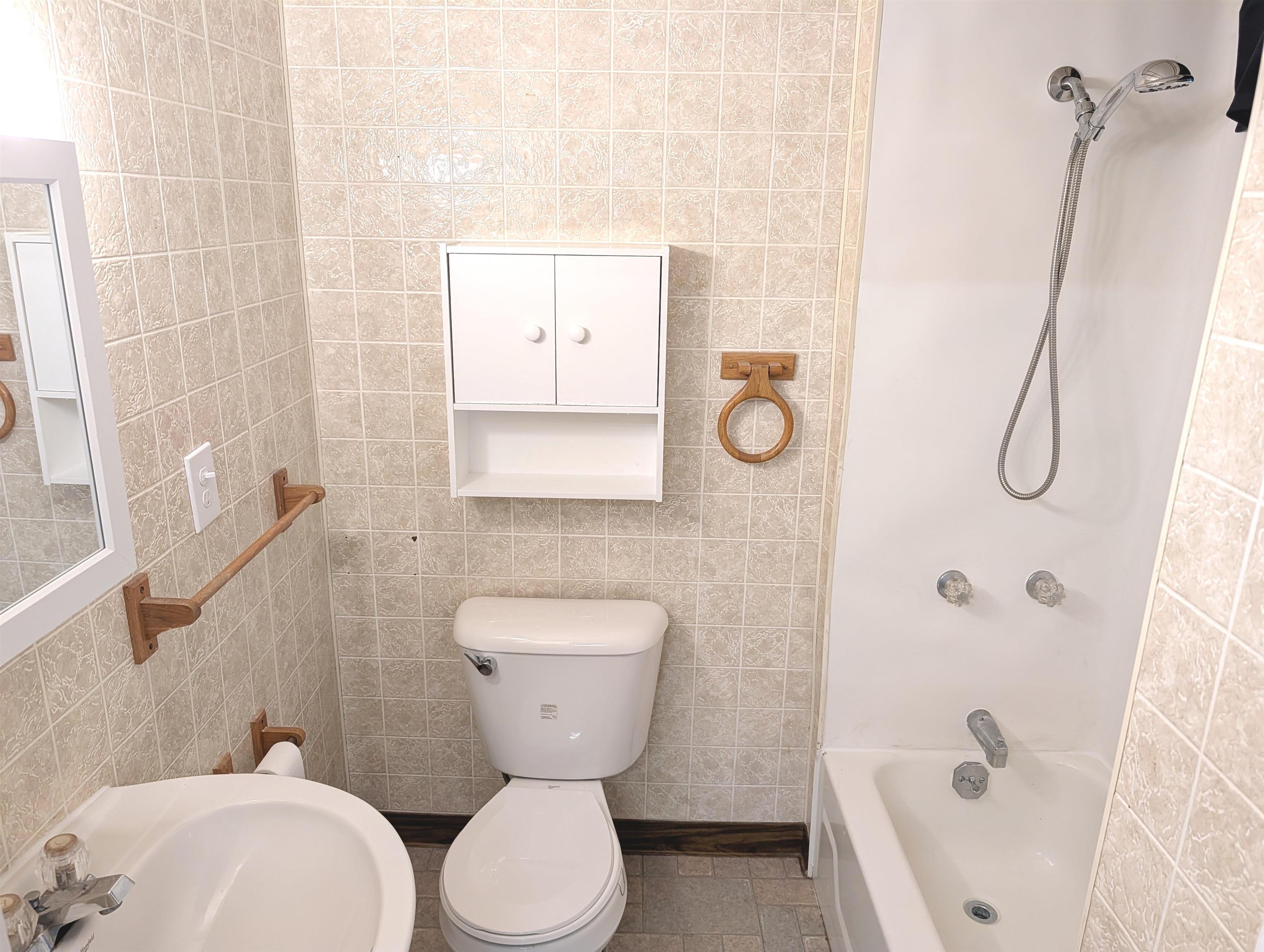 685 Massabesic Street, Unit 2W Manchester, NH 03103 - Photo 12 of 13