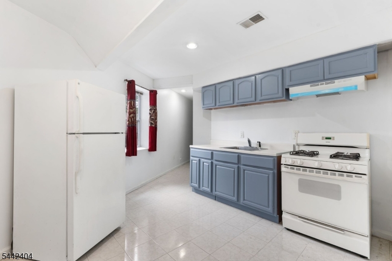 640 Riverside Avenue Lyndhurst, NJ 07071 - Photo 21 of 27
