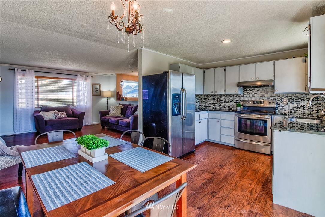 204 West Goodlander Road Selah, WA 98942 - Photo 2 of 16 Gallery Image 2