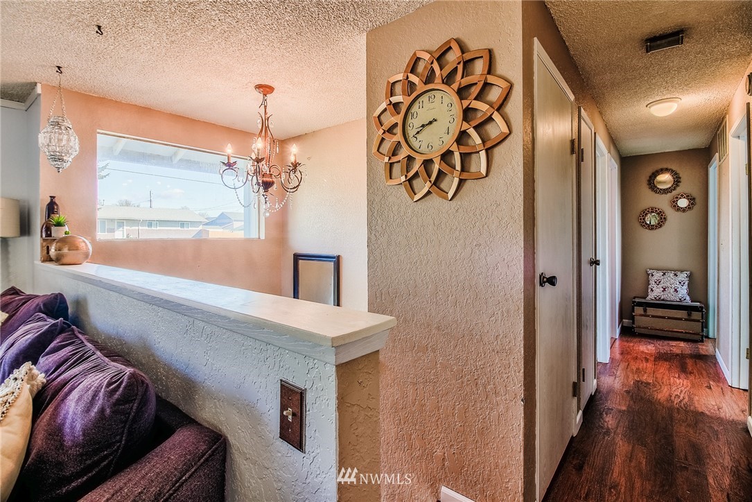204 West Goodlander Road Selah, WA 98942 - Photo 6 of 16 Gallery Image 6