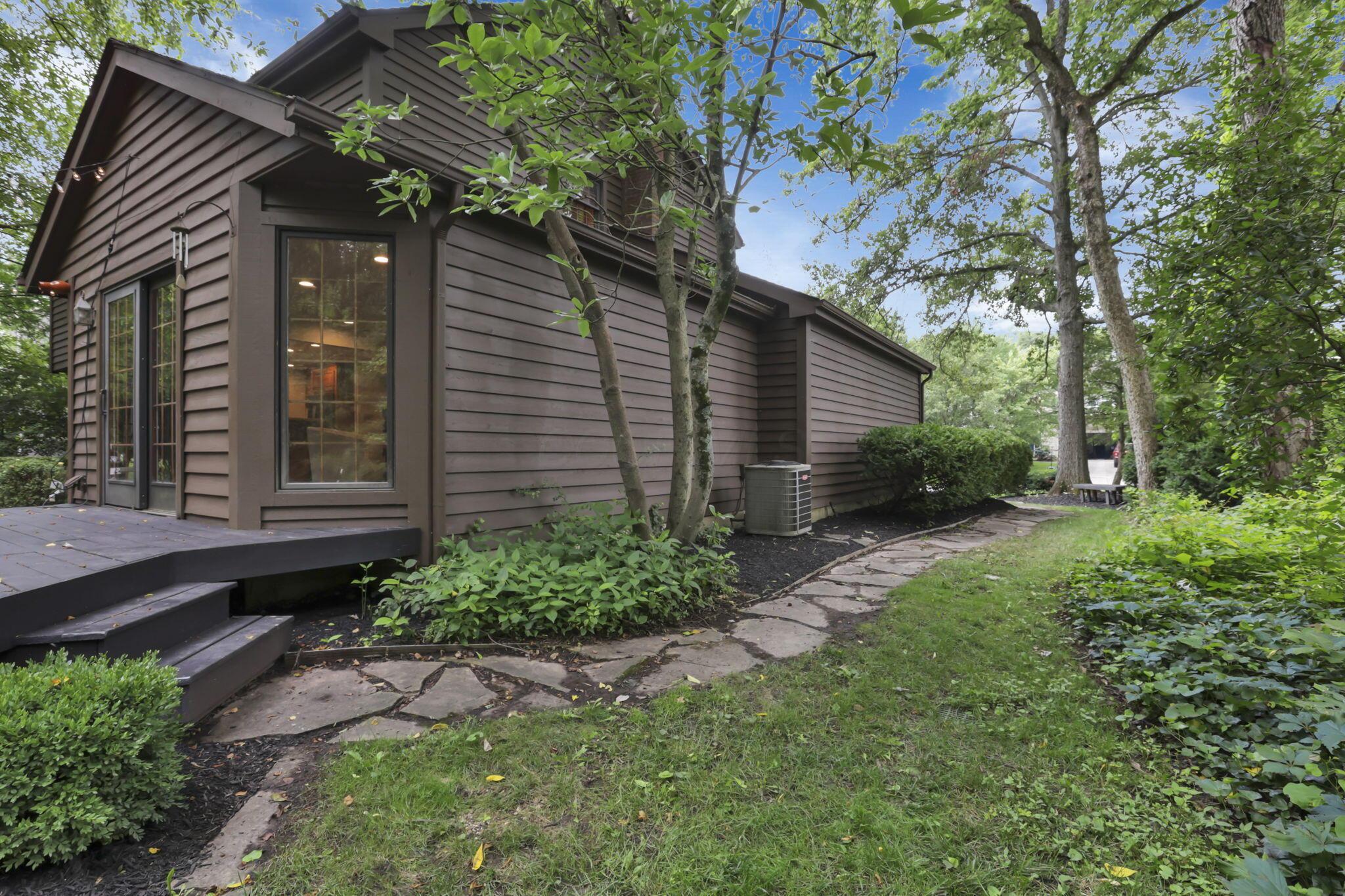 1100 Riva Ridge Boulevard Columbus, OH 43230 - Photo 40 of 55 39-web-or-mls-0V3A2926