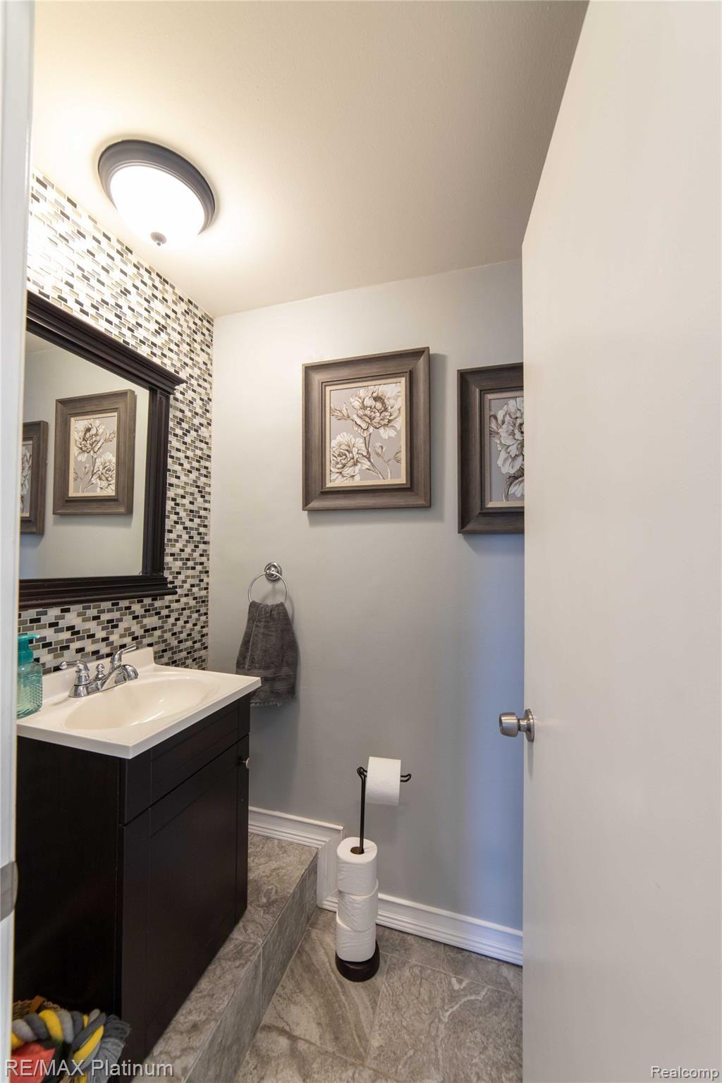 42289 Hanford Road Canton, MI 48187 - Photo 13 of 29 Half bath remodel 2017