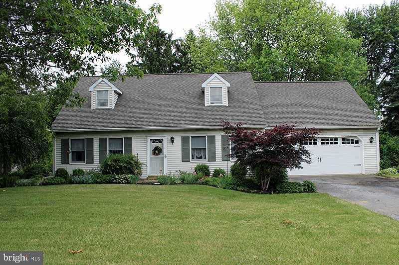 56 Pinewood Avenue Lititz, PA 17543 - Photo 1 of 18