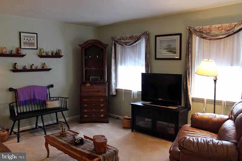 56 Pinewood Avenue Lititz, PA 17543 - Photo 2 of 18